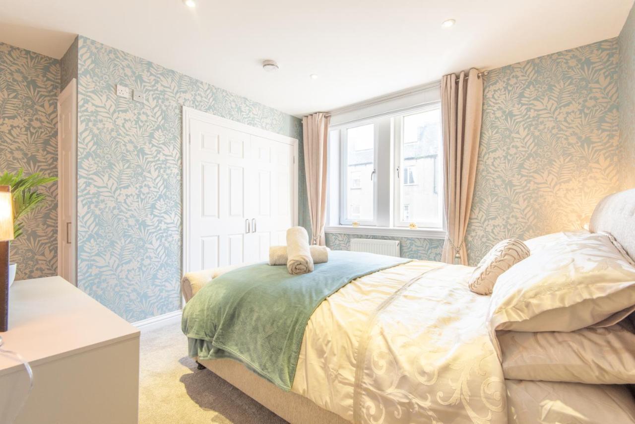 אנגוס Bright, Fresh, Renovated 3 Bedroom Apartment In The Heart Of Montrose מראה חיצוני תמונה